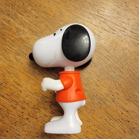 Burger King Snoopy Punter Toy - Picture 3 of 5
